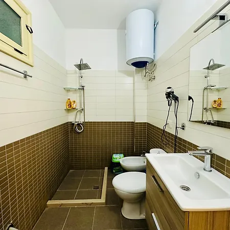 Jico Travel - Erjon Apartmán Vlorë